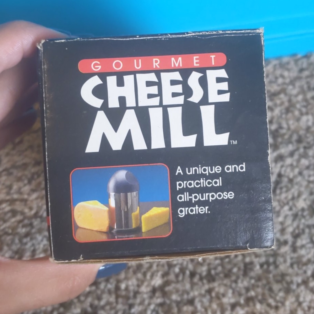👩‍🍳 kitchenware: all purpose cheese grater.